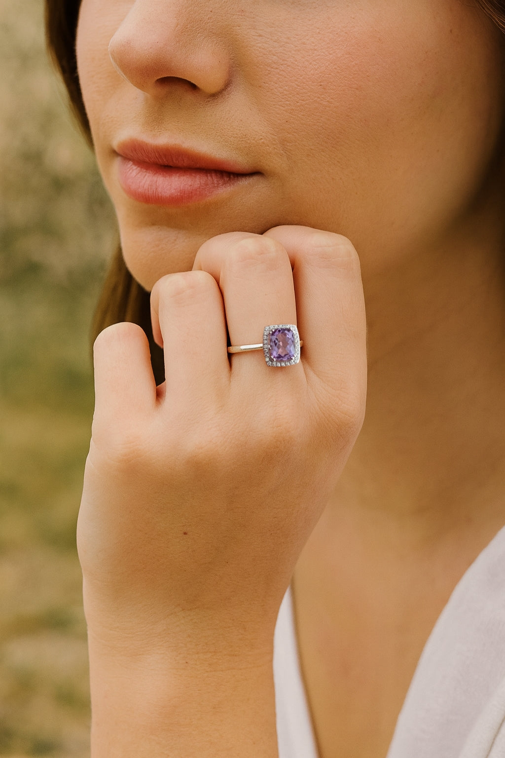 9ct White Gold Ring with Cubic Zirconia & Amethyst Crystal