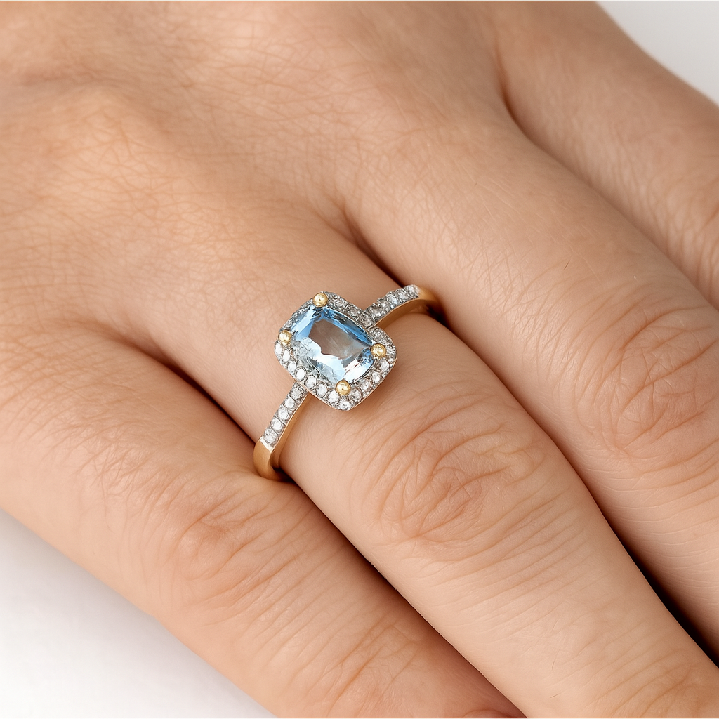 9ct Gold Sky Blue Topaz Ring  .74 carat