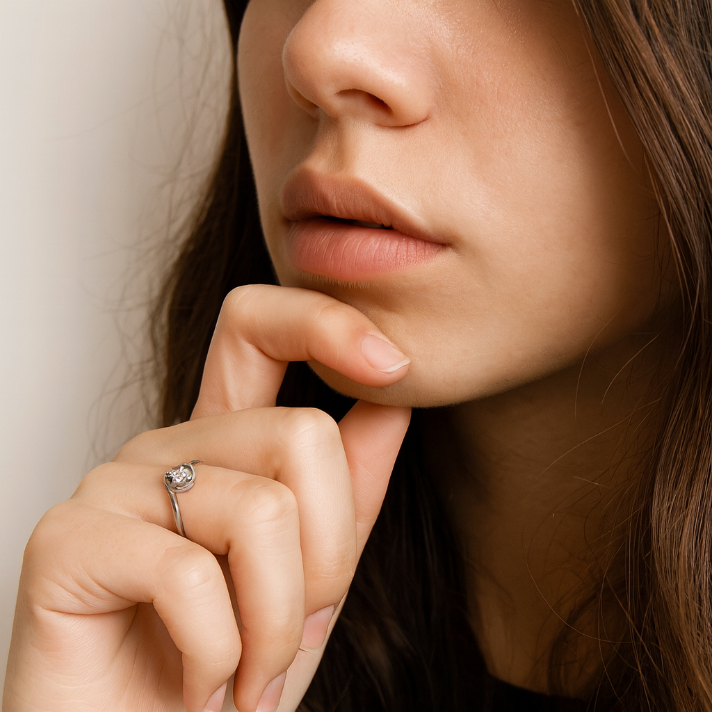 Petite Swirl Solitaire Diamond Ring – 18ct Gold