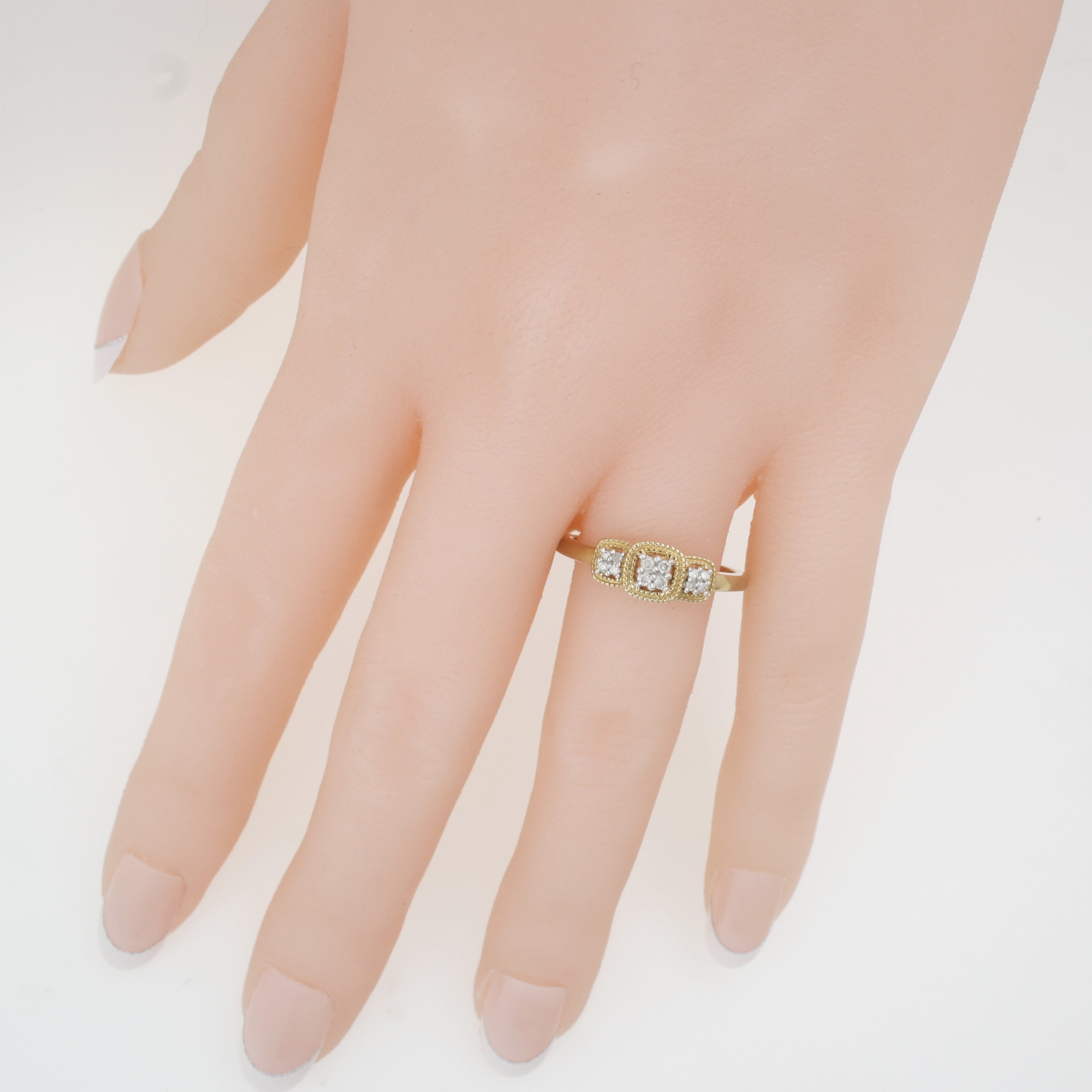 9ct 3 Stone Cluster Style Ring